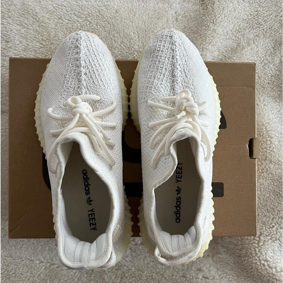 “YEEZY BOOST 350 V2” - Picture 2 of 8